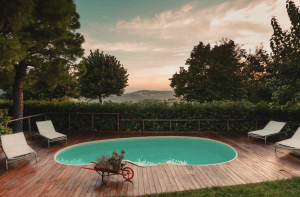 The heated pool at Tenuta Cocci Grifoni's home stay