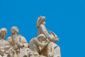 Seafarers depicted on the nearby Padrão dos Descobrimentos