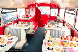 Delicious and fun - an afternoon tea bus tour in London