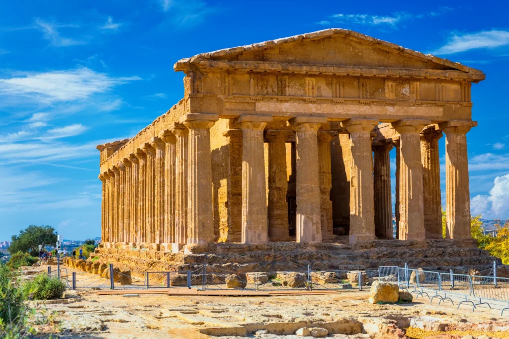 Italy-Agrigento-Valley-of-the-Temples-Temple-of-Concordia-face