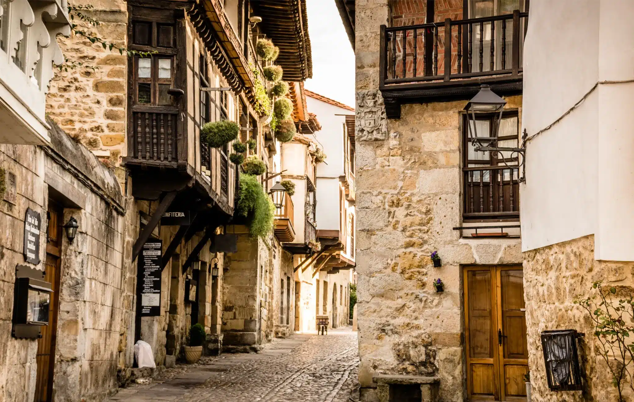 Santillana del Mar cobblestone streets
