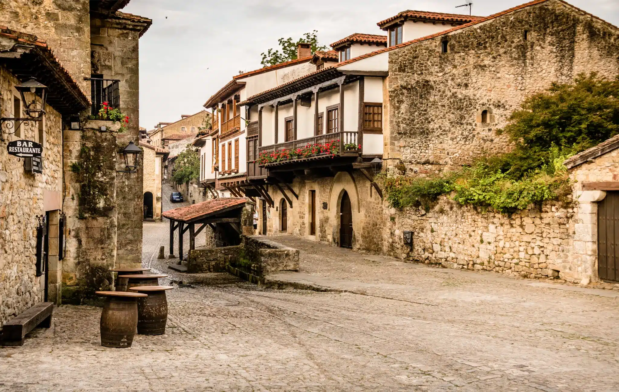 Santillana del Mar cobblestone streets